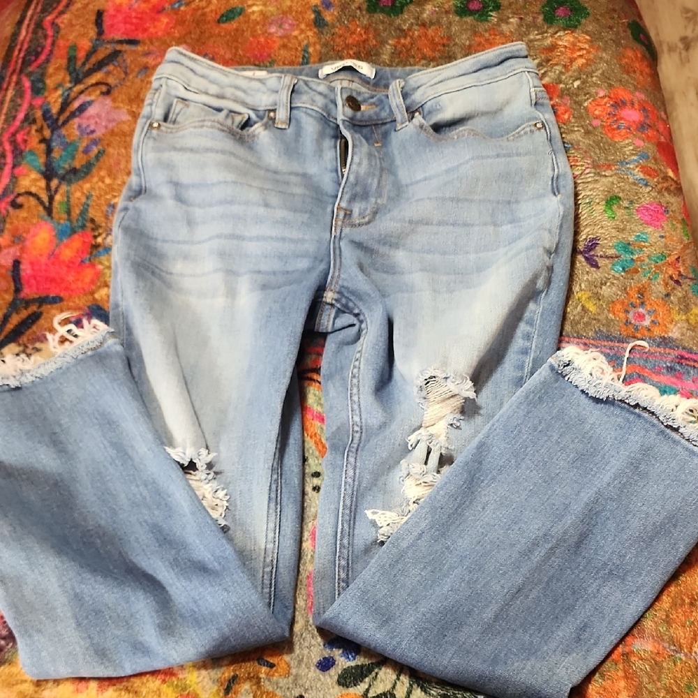 Vigoss Women's Light Blue Distressed Straight Leg Jeans